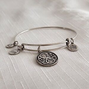 Alex And Ani Silver Tone Path Of Life Token Charm Expandable Wire Bracelet